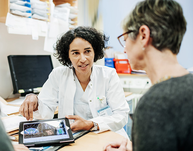 Arts en patiënt in gesprek